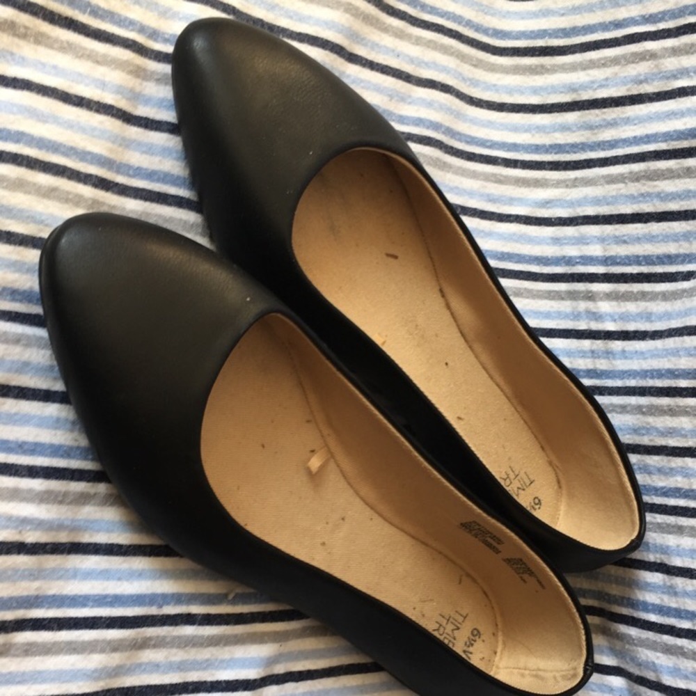 Women’s flats